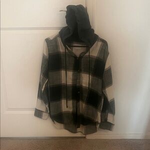 American Eagle Outfitters Black and White Plaid Button Down Shirt